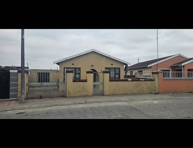 3 BEDROOM HOUSE FOR SALE IN BROWNS FARM